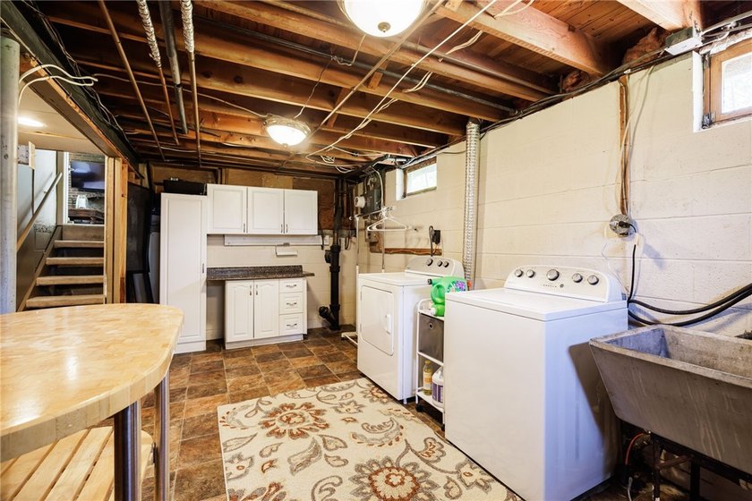 Beautifully maintained 3-bedroom, 1.5-bath split-level home - photo 29