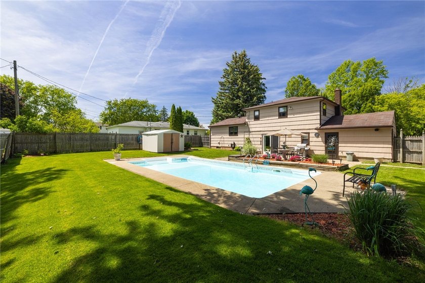 Beautifully maintained 3-bedroom, 1.5-bath split-level home - photo 35