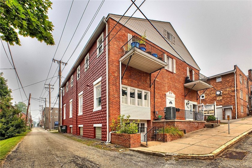 Opportunity in the heart of Ligonier Boro. This fourplex offers - photo 3