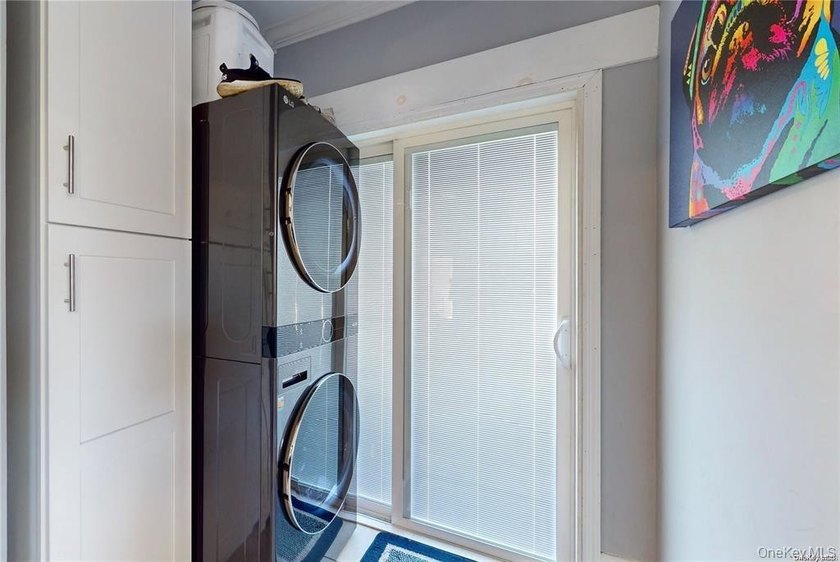 Beautiful Legal Two-Family Home, Also Works Seamlessly As A - photo 10