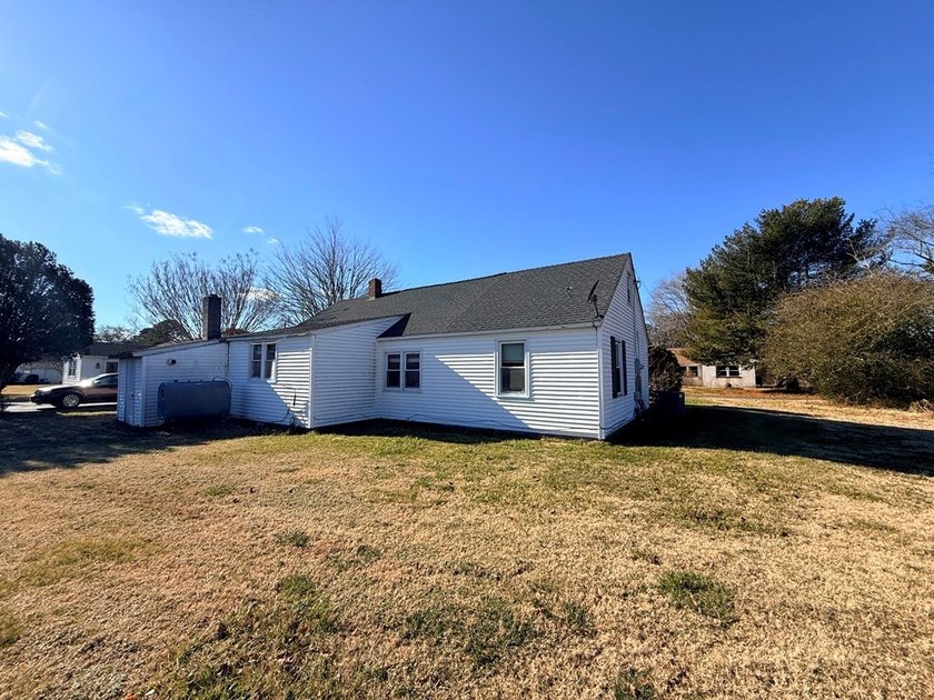 1,280 sq. ft. ranch-style residence situated on a .25-acre lot - photo 7