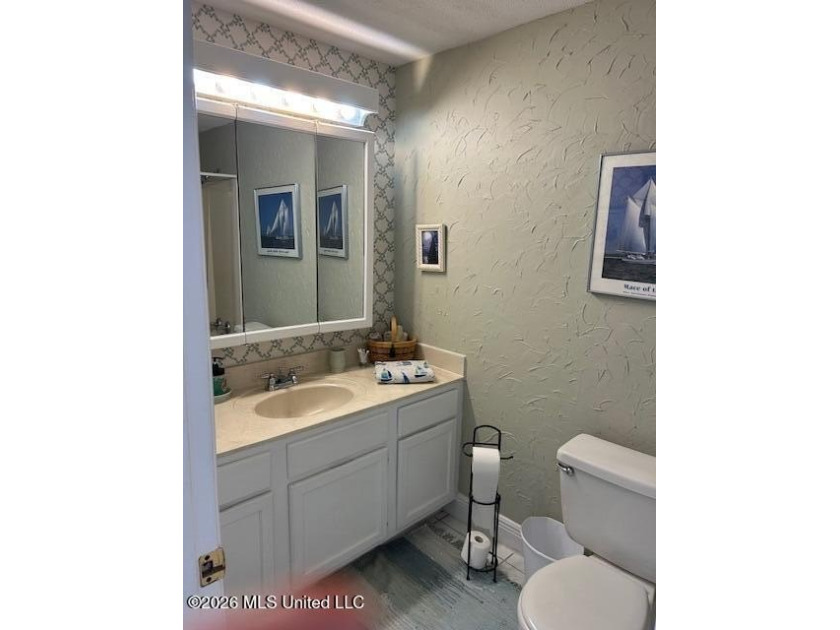 Investors dream. This unit has a signed 1 year lease with a - photo 13