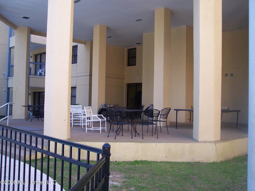 Investors dream. This unit has a signed 1 year lease with a - photo 19