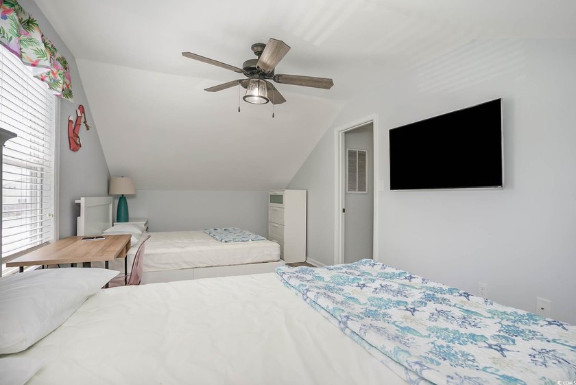 Do you want to live on VACATION full time or have a fabulous - photo 26