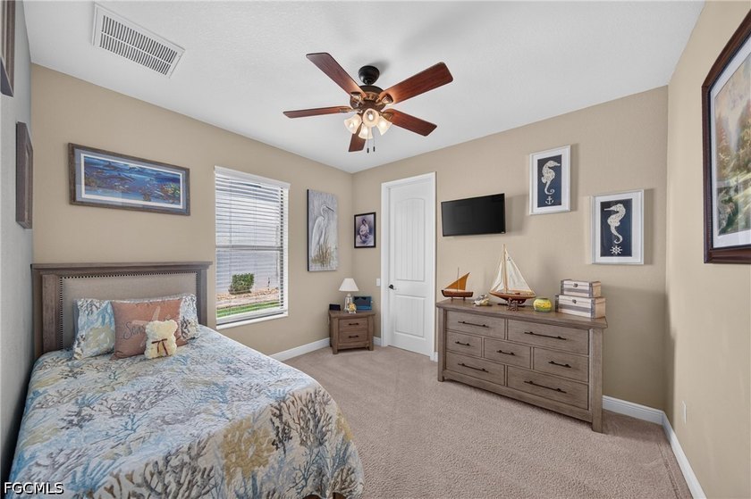 Walking distance to Cape Harbour! RV garage with Car Lift - photo 27