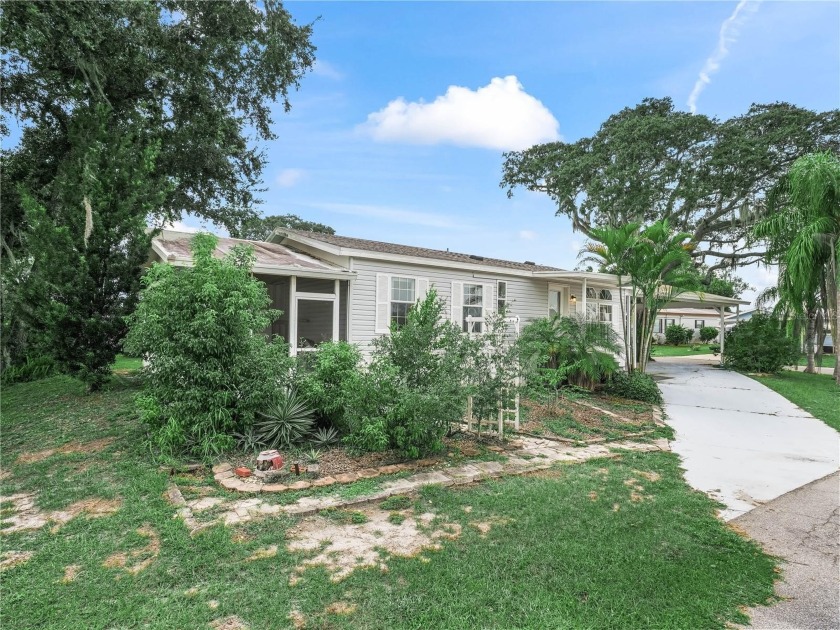 This partially furnished home comes as you see it. The unit was - photo 32