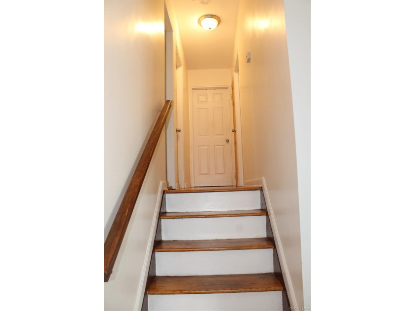 Welcome to your new home- a beautifully maintained and fully - photo 23