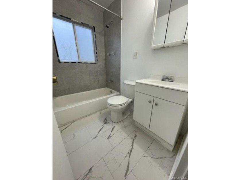 Welcome to your new home- a beautifully maintained and fully - photo 36