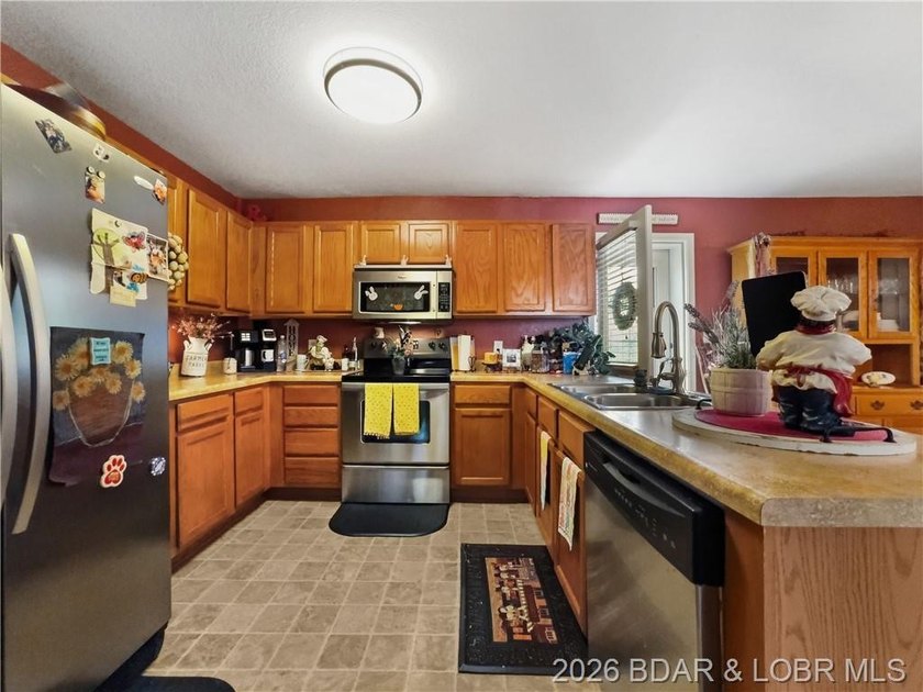 Fresh opportunity for this 4-be, 3-bath home offering over 2,000 - photo 12