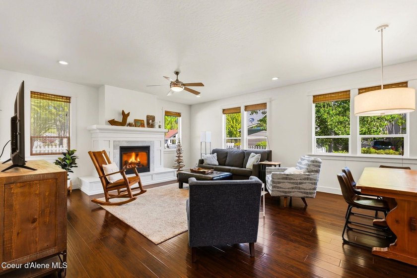 Pristine Cottage in Dover Bay featuring a main level primary - photo 3