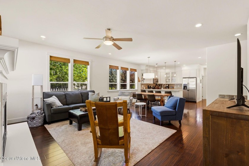 Pristine Cottage in Dover Bay featuring a main level primary - photo 5
