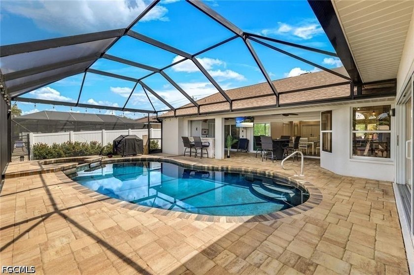 Welcome to your dream waterfront retreat! This beautifully - photo 31