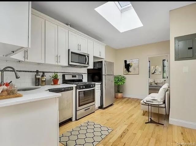 Fantastic opportunity to own a beautifully renovated mixed-use - photo 15