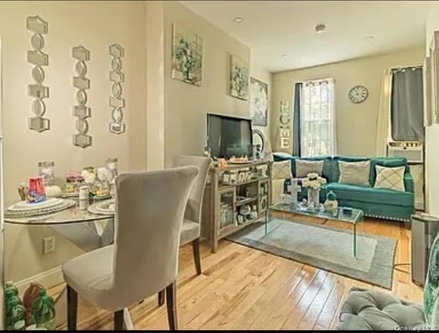 Fantastic opportunity to own a beautifully renovated mixed-use - photo 17