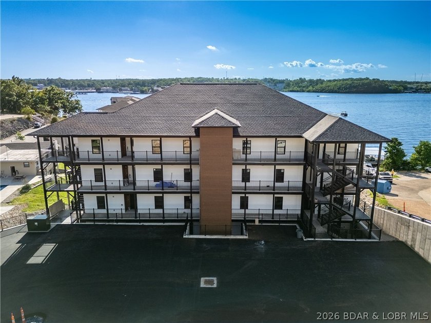 Welcome to the newest building at Robin's at the Water's - photo 43