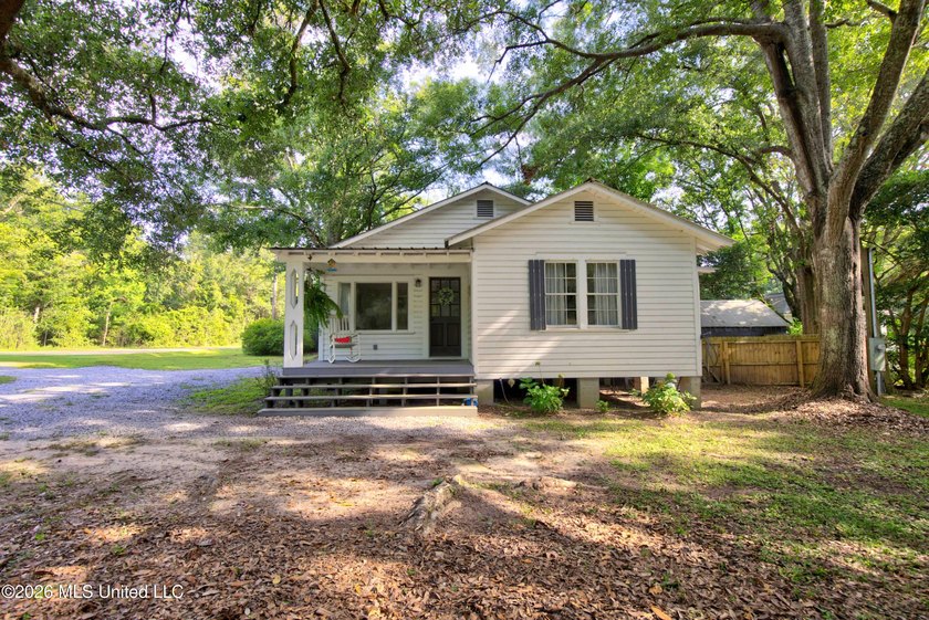 Fall in love with the rustic cottage charm and cozy feel of this - photo 34