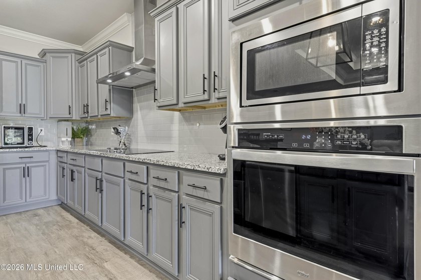 Step into this stunning 5-bedroom, 3-bathroom home offering the - photo 20