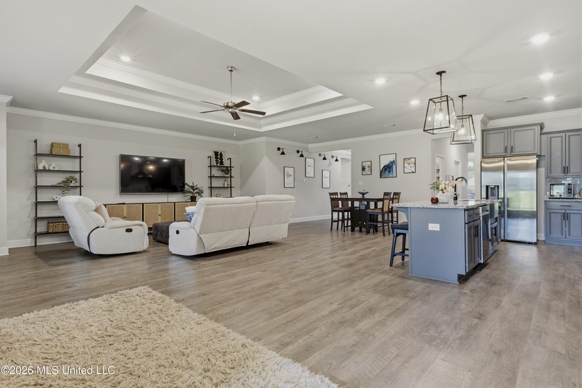 Step into this stunning 5-bedroom, 3-bathroom home offering the - photo 24