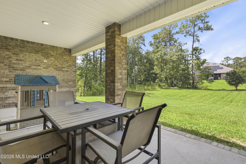 Step into this stunning 5-bedroom, 3-bathroom home offering the - photo 43