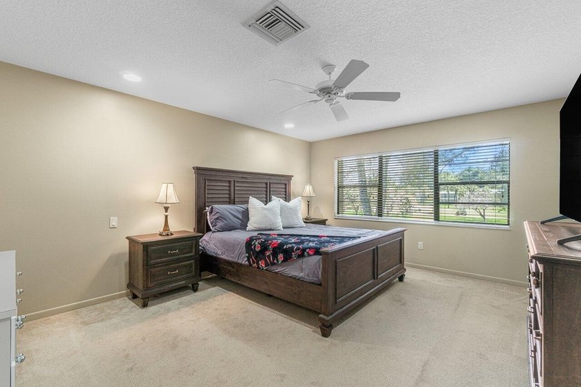 Enjoy the best of country club living at Hunters Run in this - photo 7