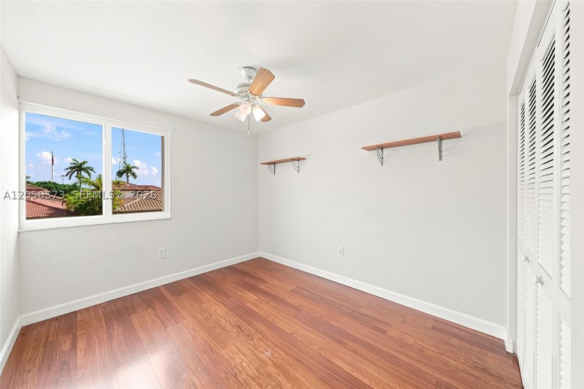 Welcome to this beautifully maintained 5-bedroom, 4-bath - photo 41