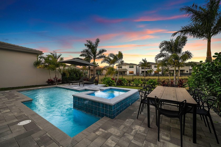 A masterfully upgraded contemporary home with a private resort - photo 55