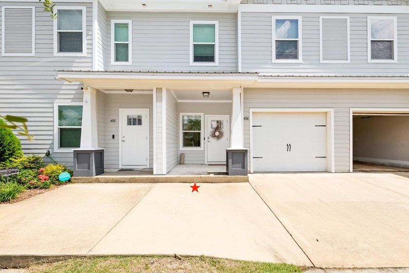 Beautifully maintained, thoughtfully designed townhome in the - photo 17