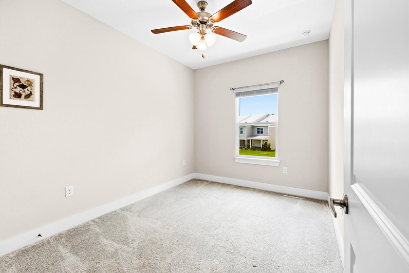 Beautifully maintained, thoughtfully designed townhome in the - photo 30