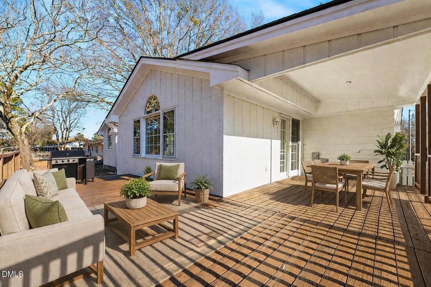 Nice ranch home situated on a large lot featuring 3 bedrooms and - photo 31