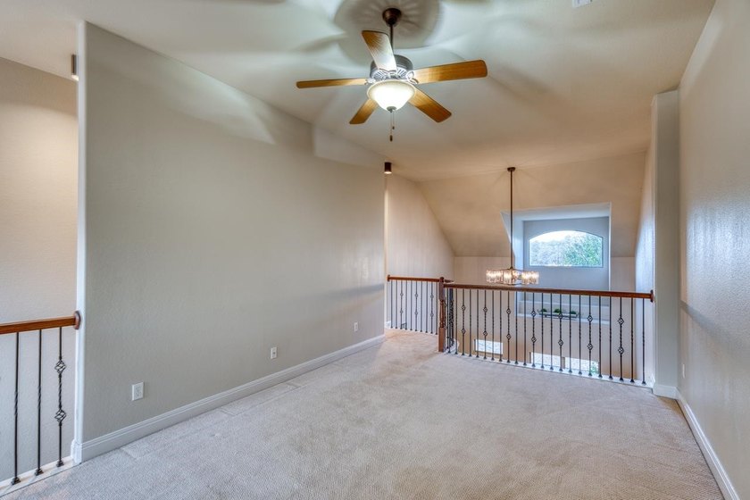 Resort-style living in The Enclave at Horseshoe Bay! This gated - photo 14
