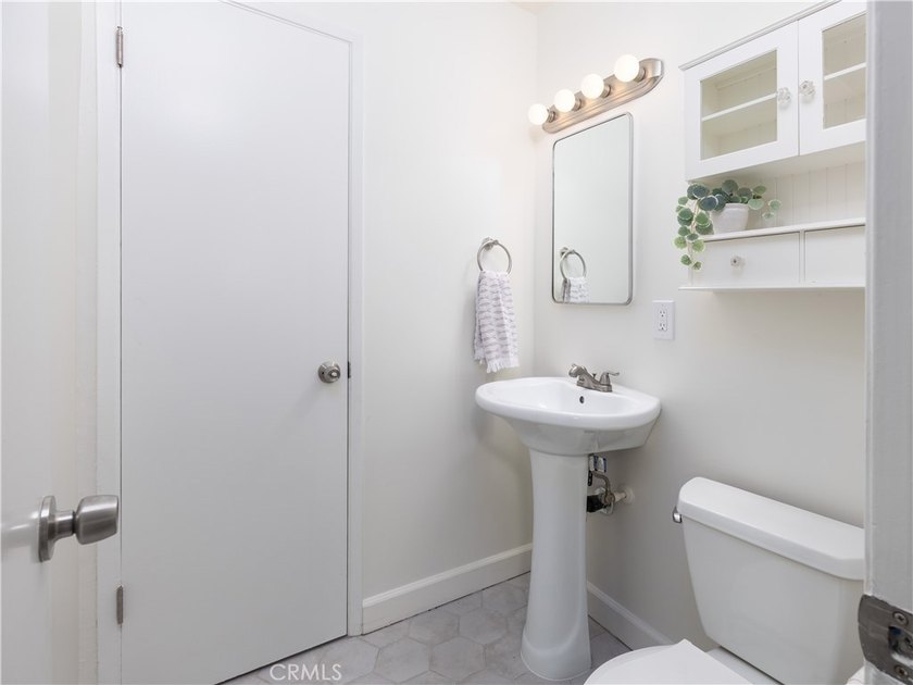 Single Story Stunner Now Available! Perfectly positioned in a - photo 20
