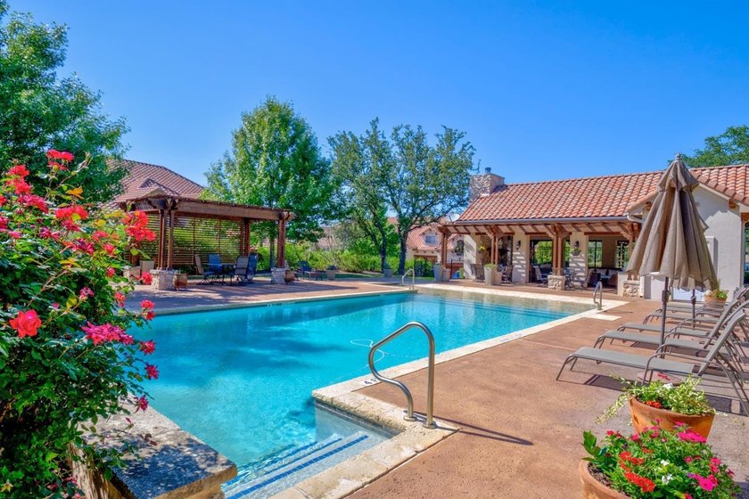 Resort-style living in The Enclave at Horseshoe Bay! This gated - photo 24