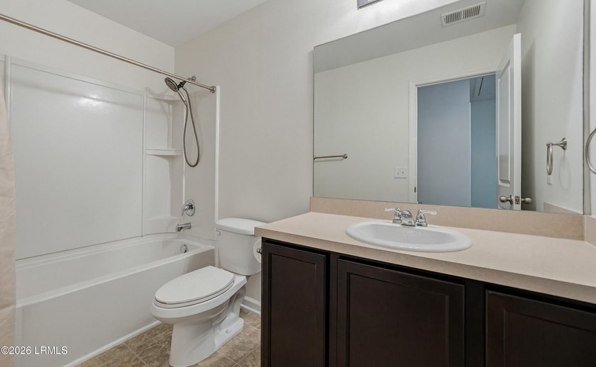 Turn Key 4 Bed 2.5 Bath home with a big yard in the desirable - photo 29