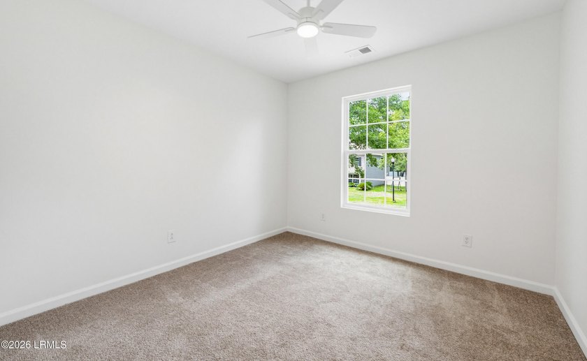 Turn Key 4 Bed 2.5 Bath home with a big yard in the desirable - photo 32