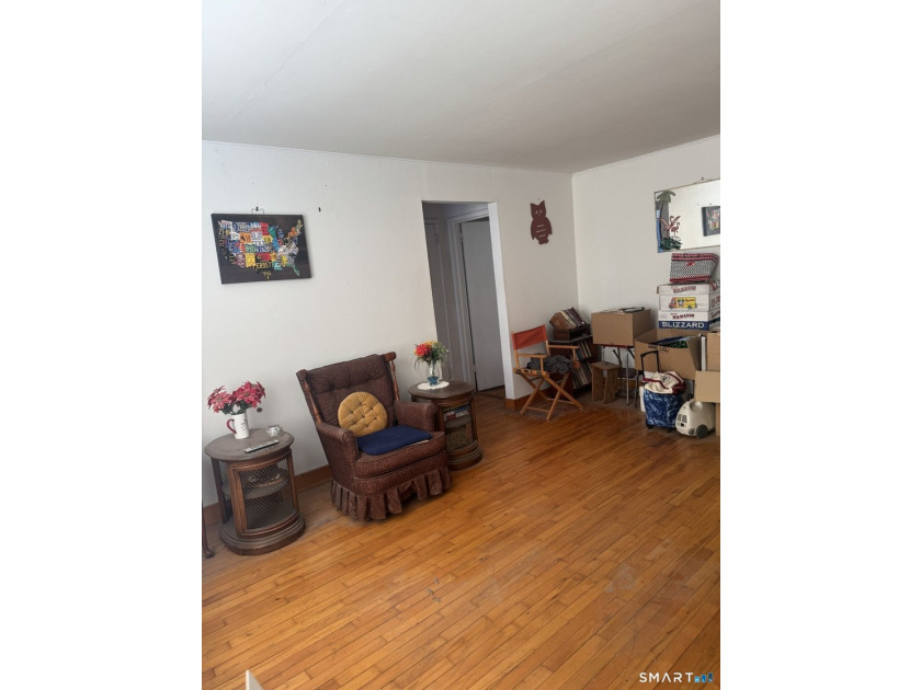 Why rent when you can own? Welcome to this cozy one-bedroom - photo 3