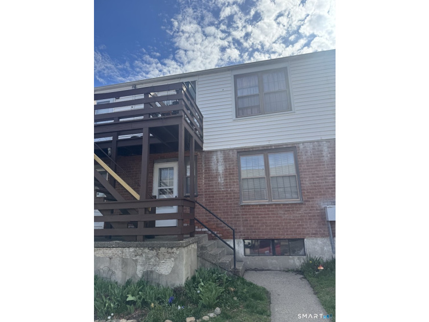 Why rent when you can own? Welcome to this cozy one-bedroom - photo 8