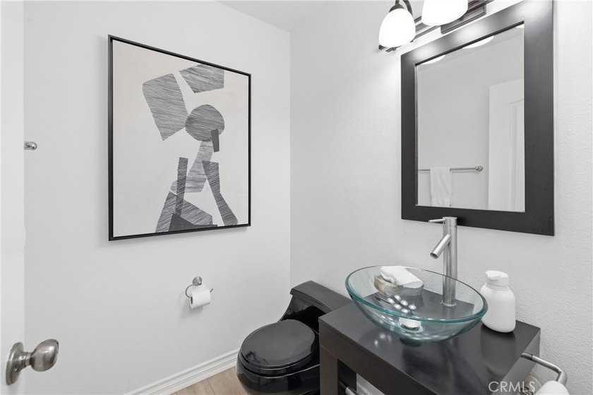 Welcome to 909 Muirfield Dr, situated in the heart of Newport - photo 9