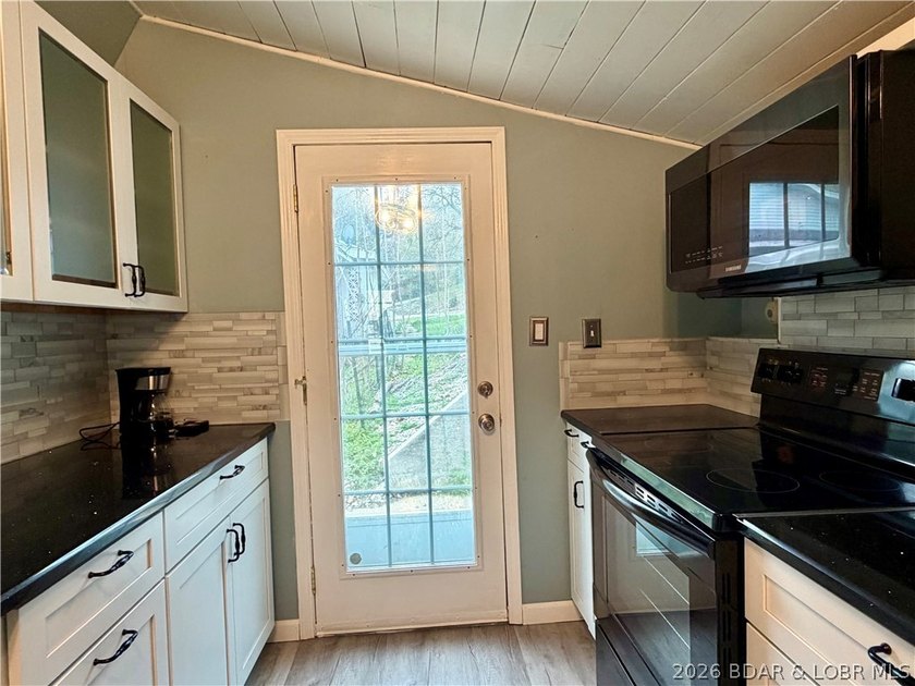 Welcome to your own little piece of paradise at an affordable - photo 12