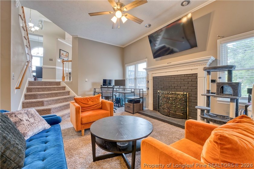 Welcome home to this beautifully maintained 3-bedroom, 2.5-bath - photo 9