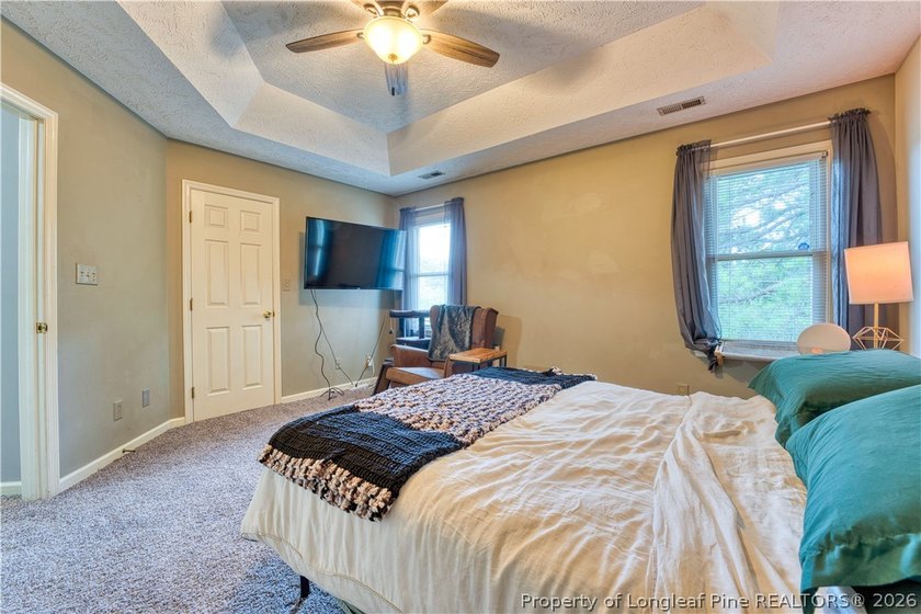 Welcome home to this beautifully maintained 3-bedroom, 2.5-bath - photo 10