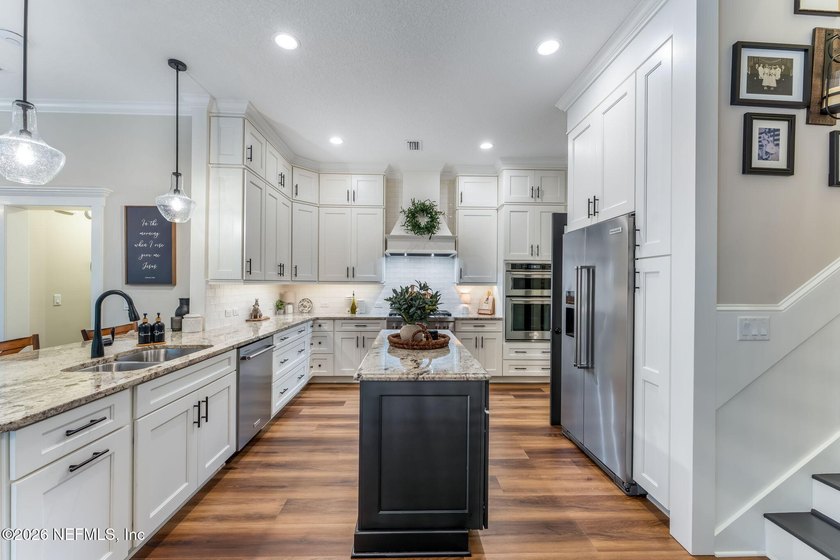 THIS POOL HOME IS A STUNNER....with a COMPLETE luxury renovation - photo 22