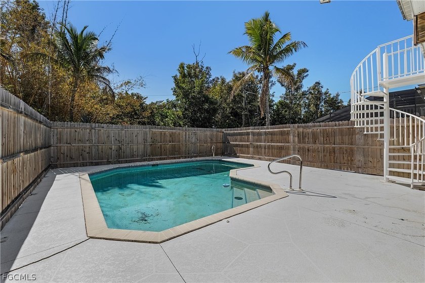 Captains Cove, 2- bedrooms 2.5- baths, Piling Home and pool at - photo 29