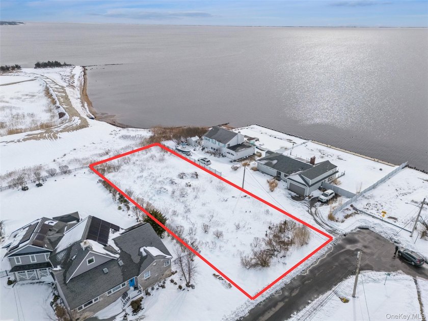Build your coastal masterpiece on this rare, unique parcel - photo 2