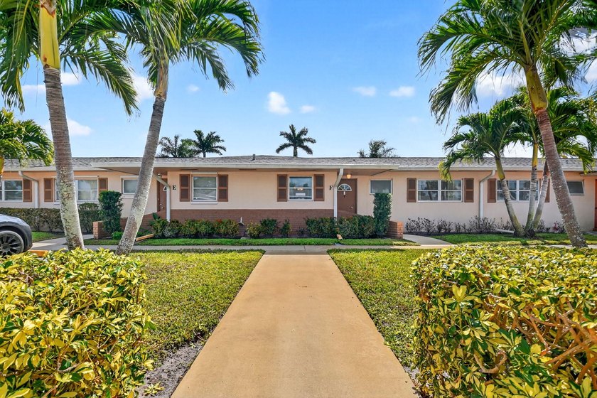 Welcome to this beautifully updated 2-bedroom, 2-bathroom - photo 3