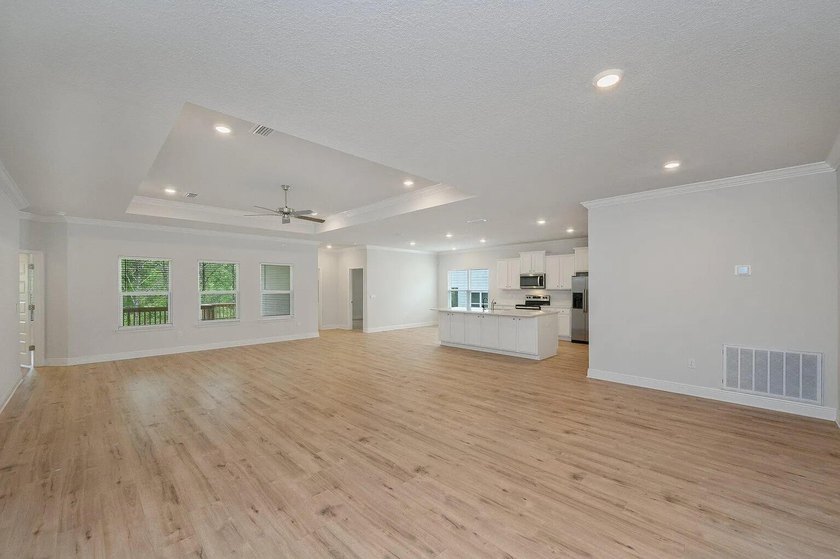 Need space and a great location at an affordable monthly - photo 14