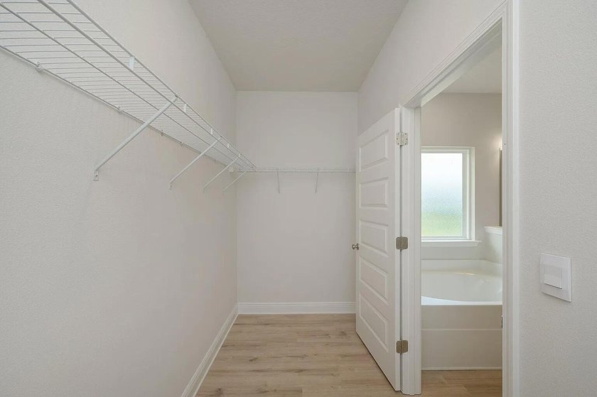 Need space and a great location at an affordable monthly - photo 21