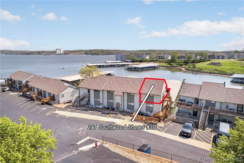 Top-floor living w/vaulted ceilings &amp; unforgettable main channel - photo 24