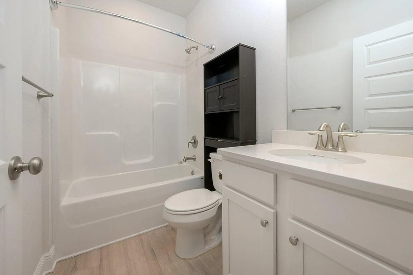 Need space and a great location at an affordable monthly - photo 26