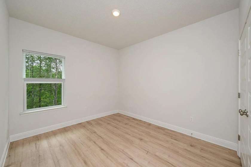 Need space and a great location at an affordable monthly - photo 29
