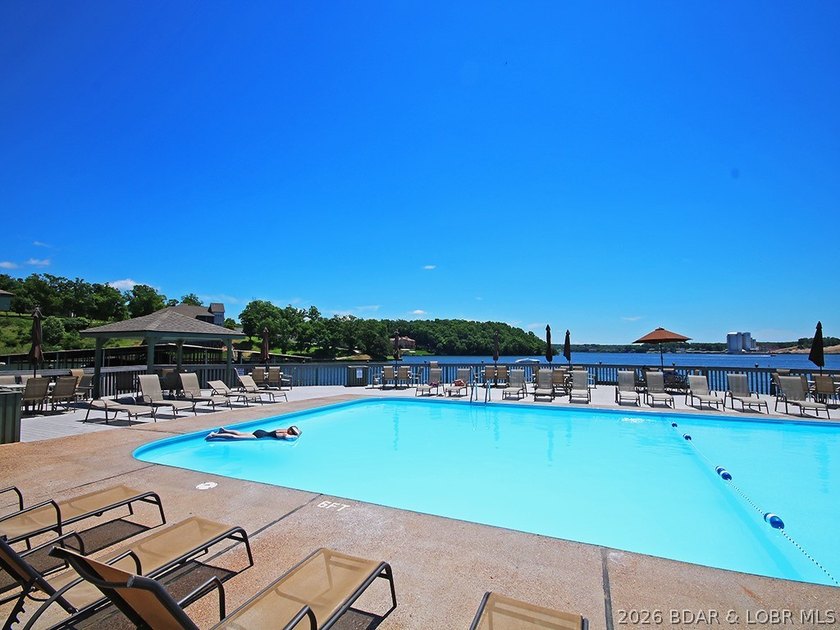 Top-floor living w/vaulted ceilings &amp; unforgettable main channel - photo 36